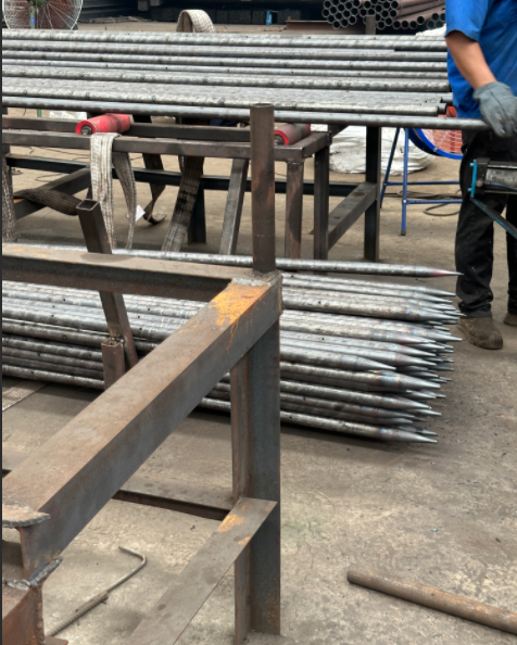 荆门建筑工程所需材料：钢花管，超前小导管